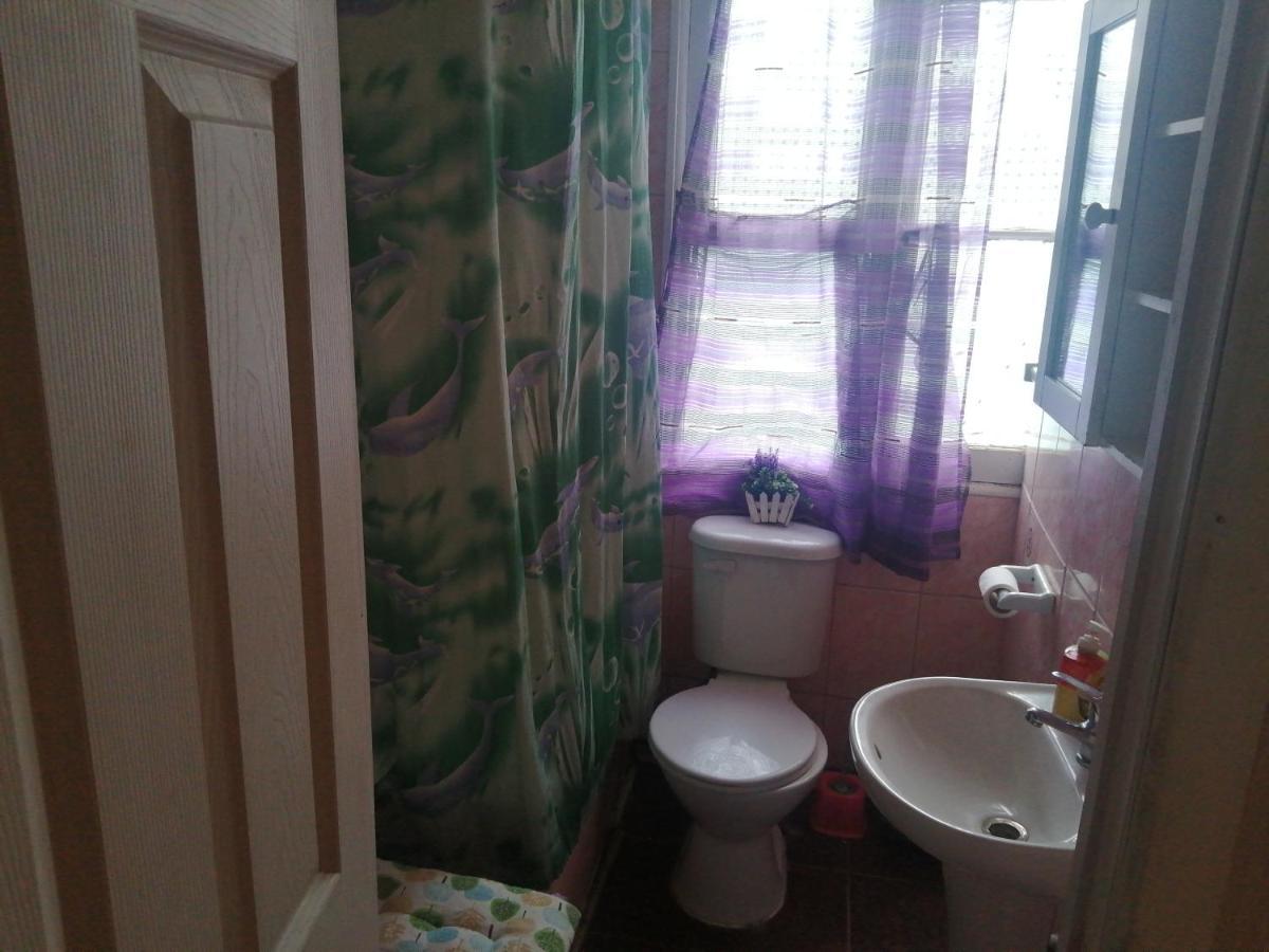 Alojamiento Familiar Rey Bed & Breakfast Punta Arenas Exterior photo